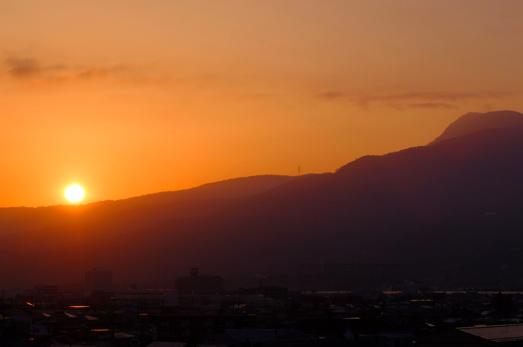 目覚める町