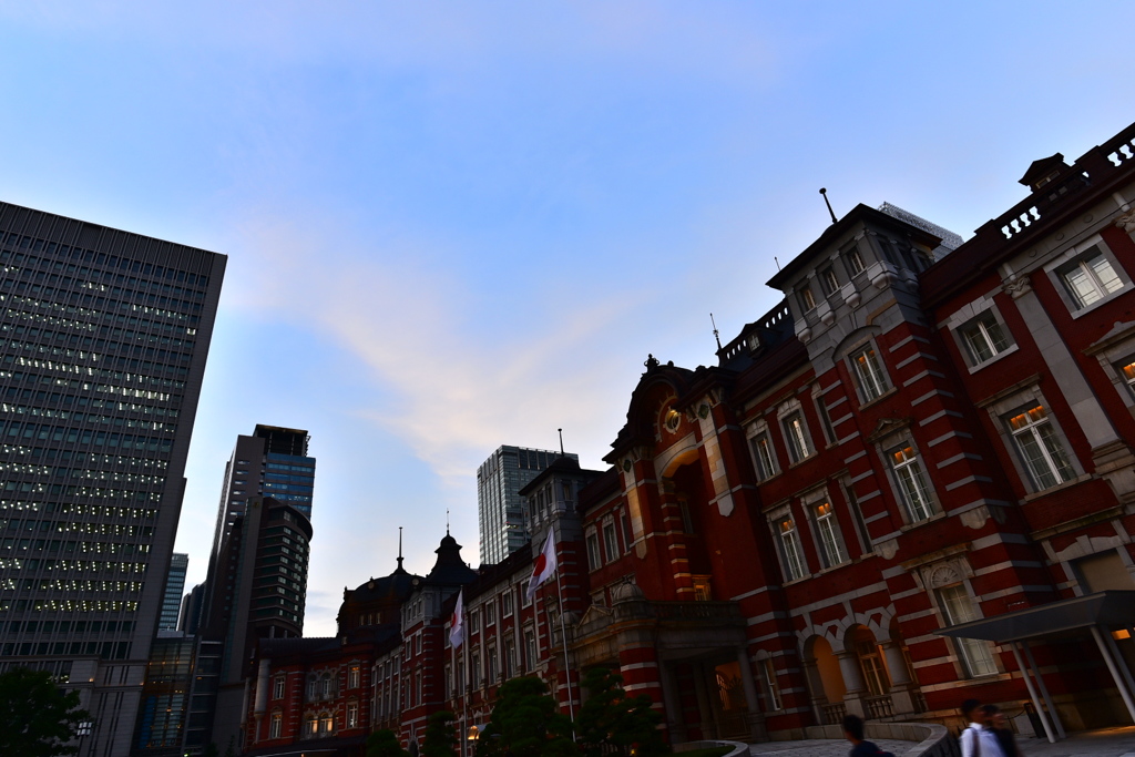 下から東京駅