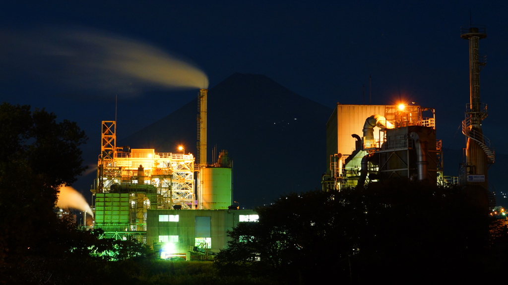 工場夜景と富士