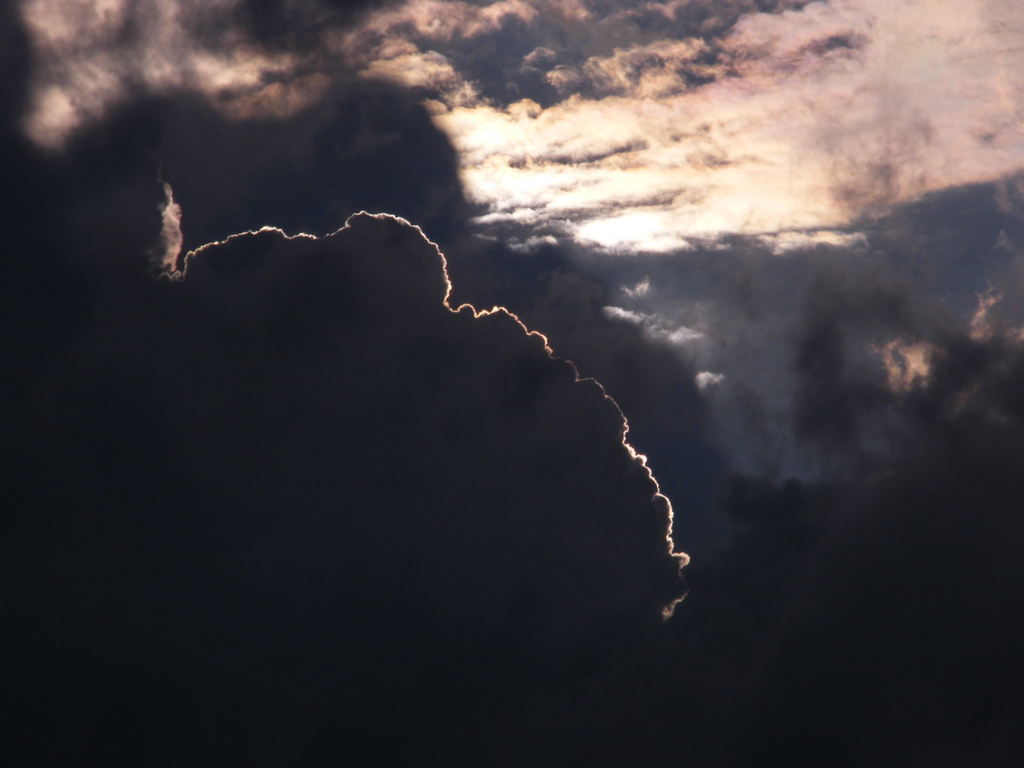 変な空