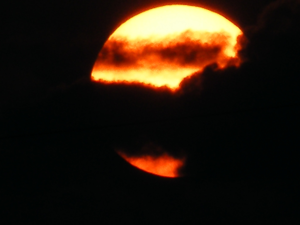 太陽と雲