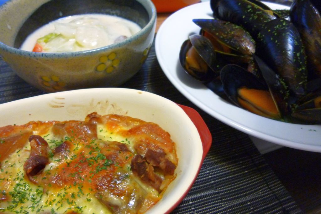もつ煮込みドリアと白菜クリーム煮