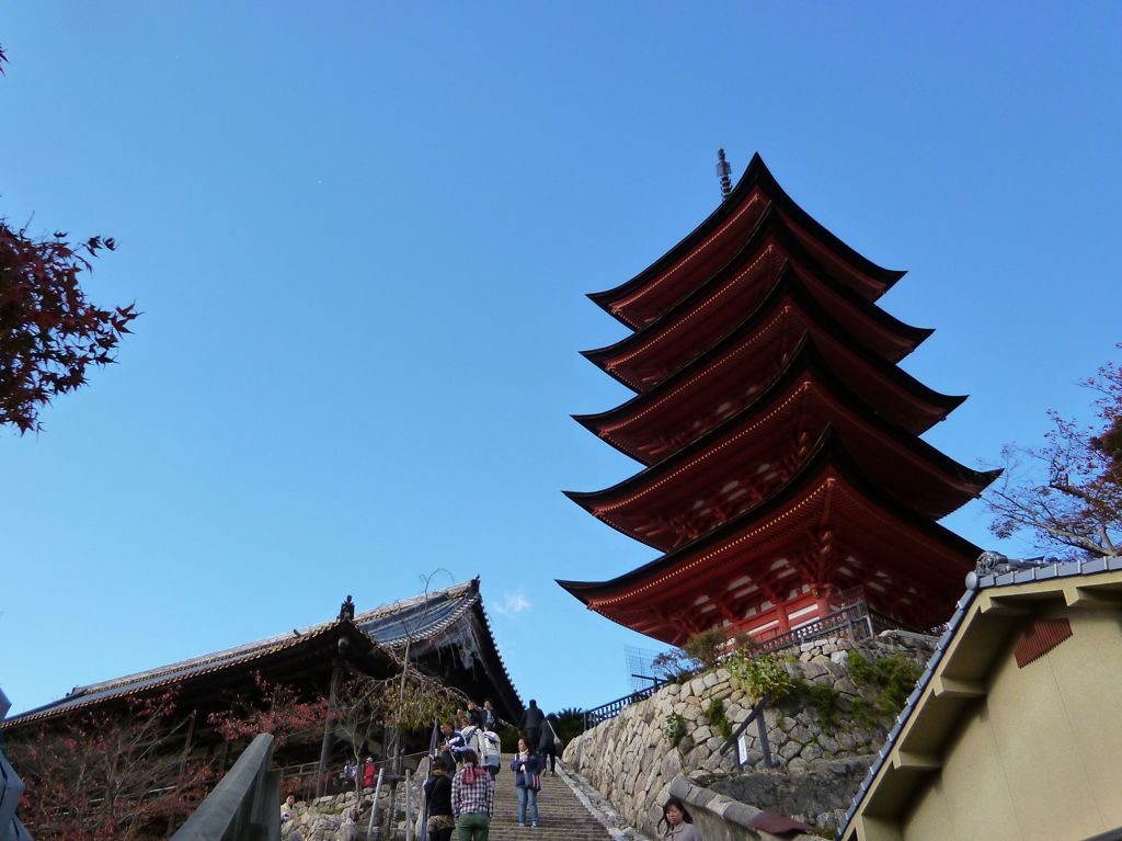 五重塔と千畳閣