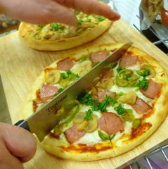 市販の生地で作ったpizza