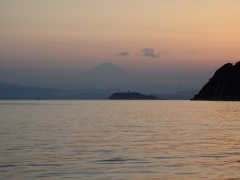 ♪薄らと富士～逗子海岸