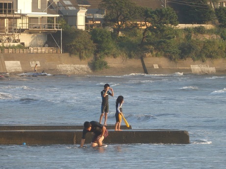 ♪　海岸の親子