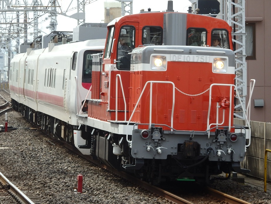 電車～市川駅で鉄道カメラマンに交じってパシャ＾＾