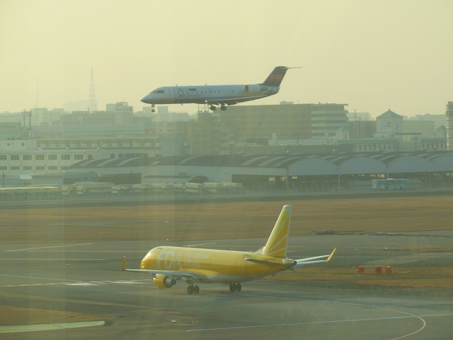 ♪離陸待機と着陸〜福岡空港