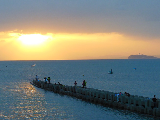 ♪逗子海岸の夕暮れ