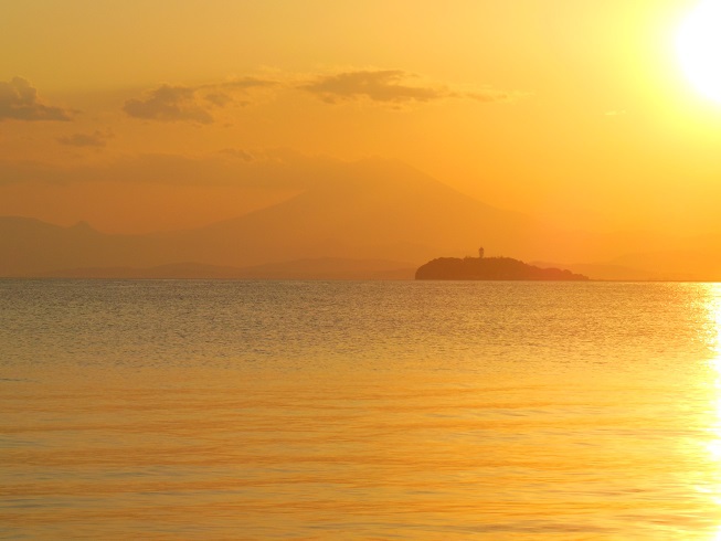 逗子海岸の夕日　4月27日