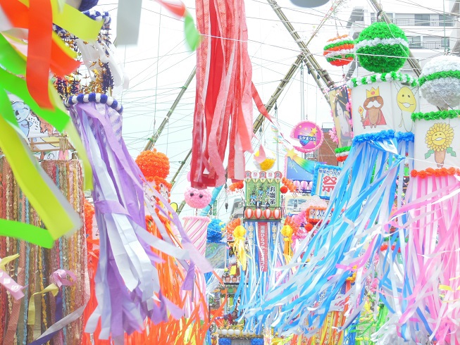 ☆風に揺れる大七夕飾り☆