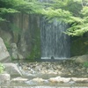 ///　庭園の滝　///