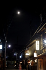 祇園の朧月