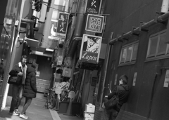 路地裏の ”顔”