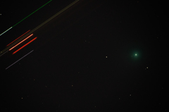 彗星と飛行機軌跡