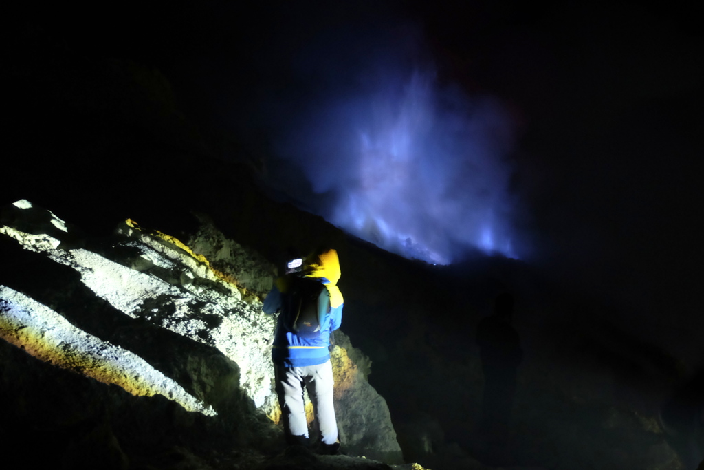 青い火山-Kawah Ijen Indonesia