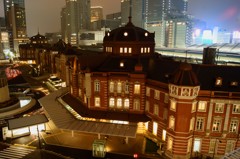 夜の東京駅　