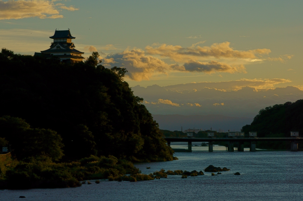 犬山城と夕焼け