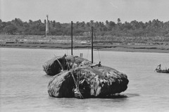 １９７９年インド　ガンジス河にて　２
