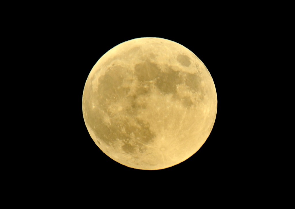 食、一番身近な宇宙（１）８－１「満月」