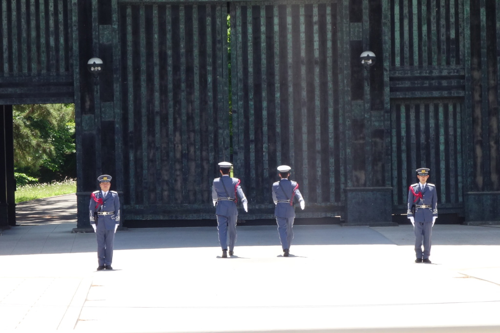 皇宮警察衛視交代