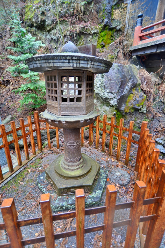 榛名山神社参拝（６）「鉄灯篭」