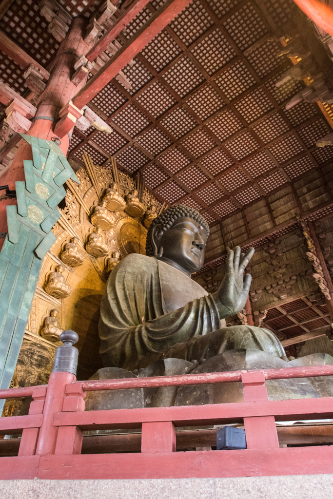 「荘厳」（東大寺大仏殿）