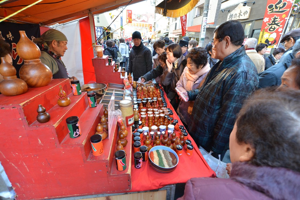 巣鴨地蔵通り商店街　「七味売」