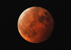 食、一番身近な宇宙（２）８－１「赤銅色」