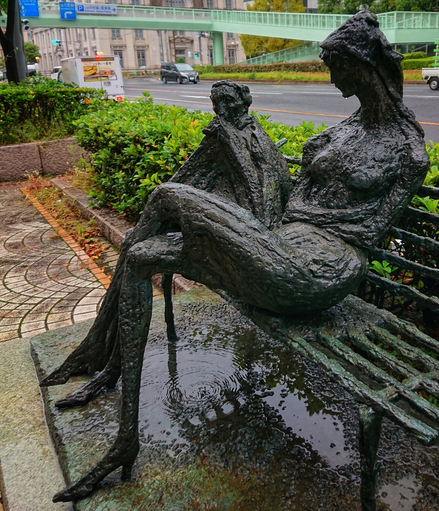 目に見えない内側の本質を 目に見えるよう外側の表現にして提示すること