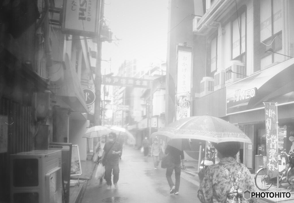 秋雨の街角