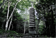 十三重石塔　　　　