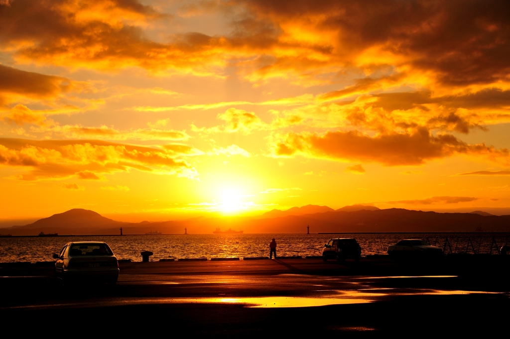 夕暮れの港風景