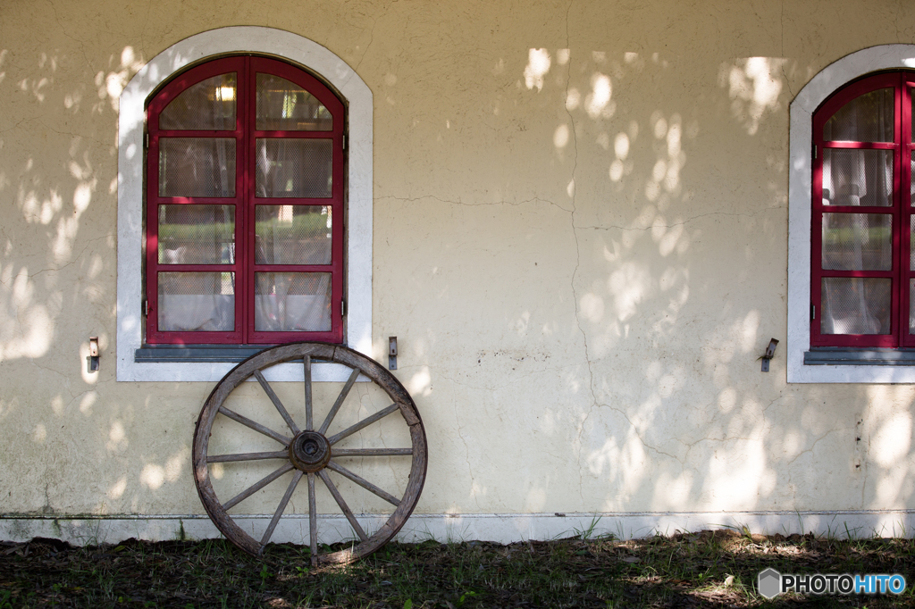 - wooden wheel -