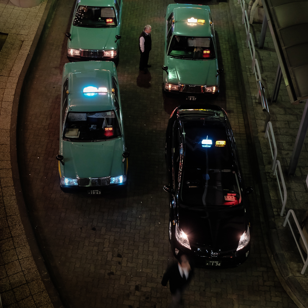 - TAXY MEN -