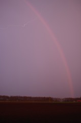 虹と雷とかるい夕焼け