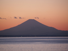 海越しの富士山