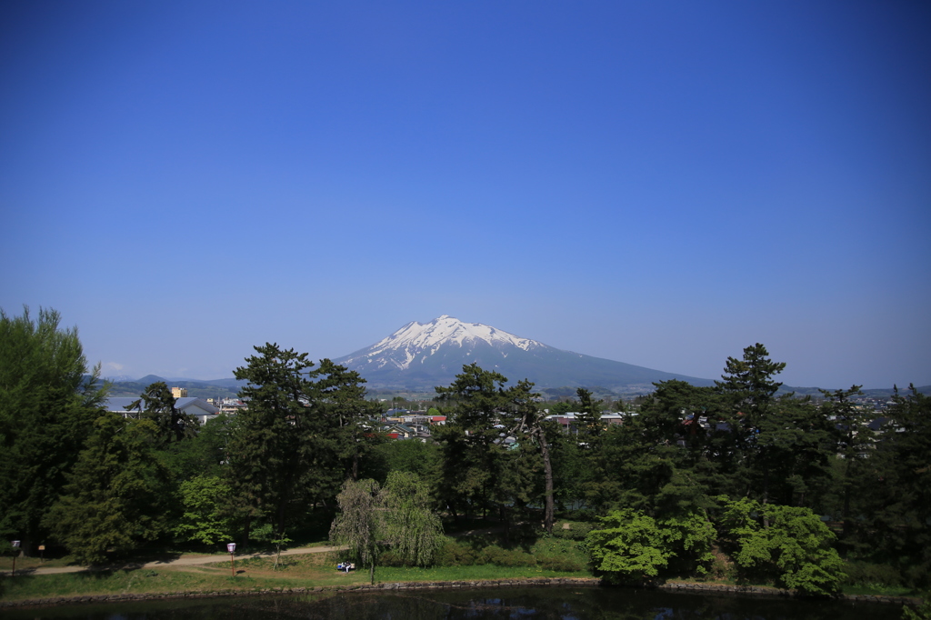 弘前城から眺める津軽富士