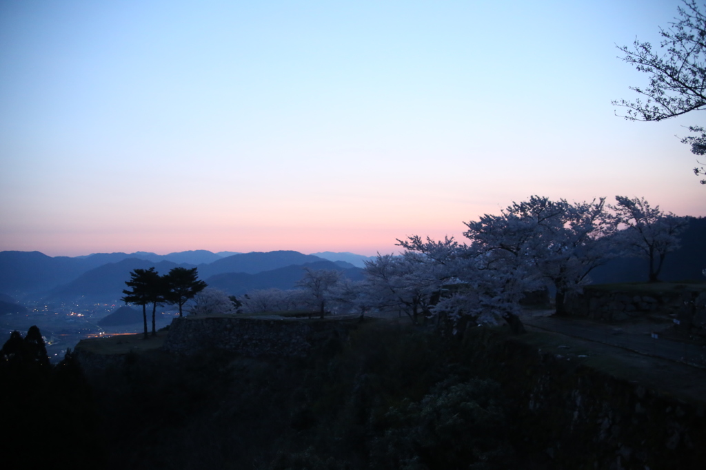 春の竹田城