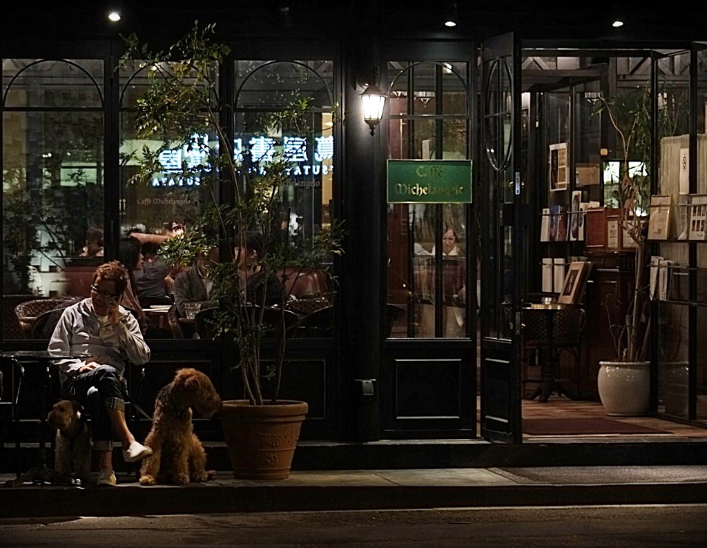 夜のＣＡＦＥ