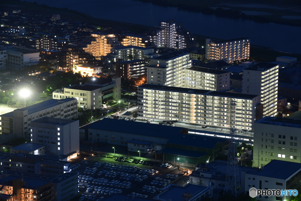 夜の街並み