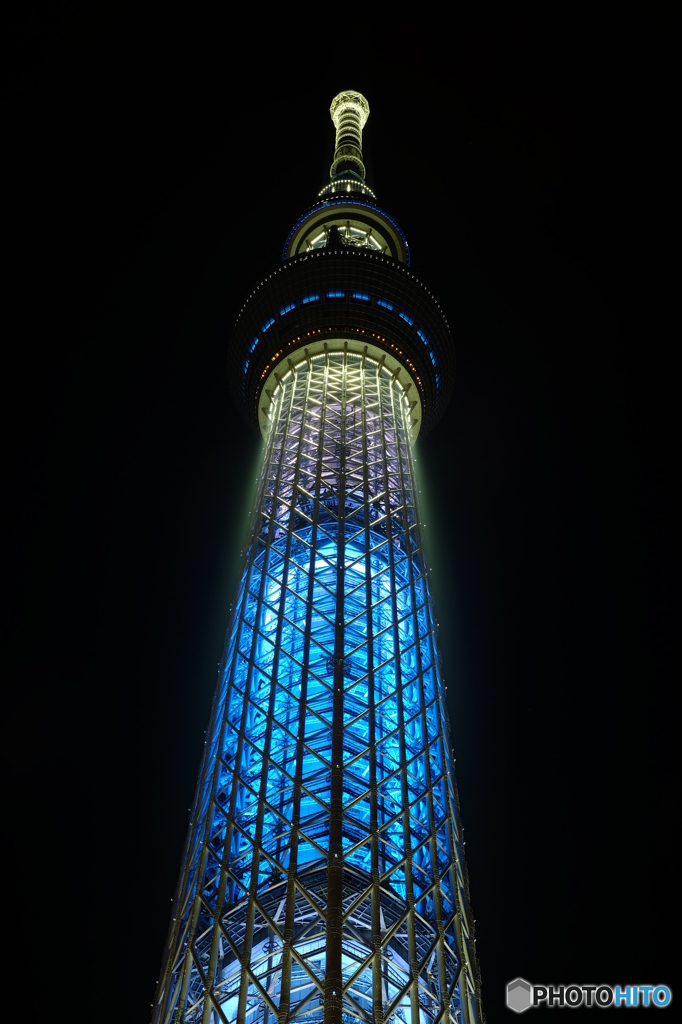 青の輝き