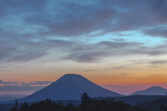 夕暮れの蝦夷富士とアンヌプリ