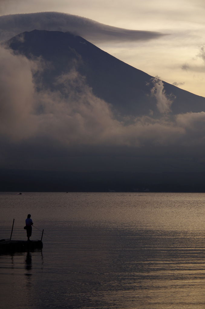 夕釣り山中湖