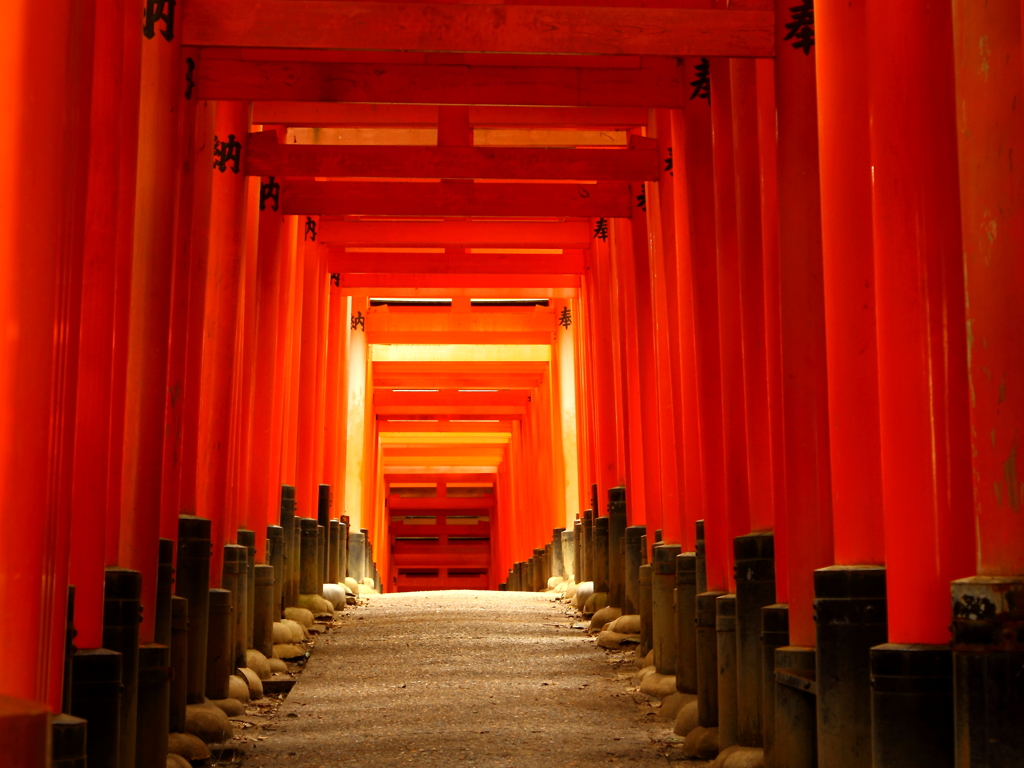 朱塗の参道