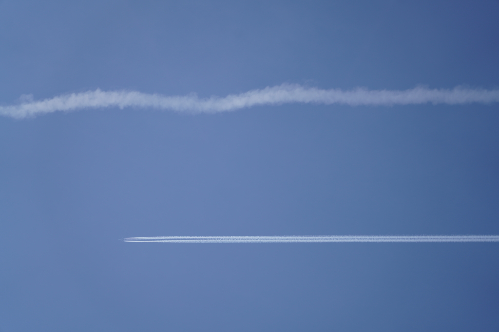 前の飛行機を追え！