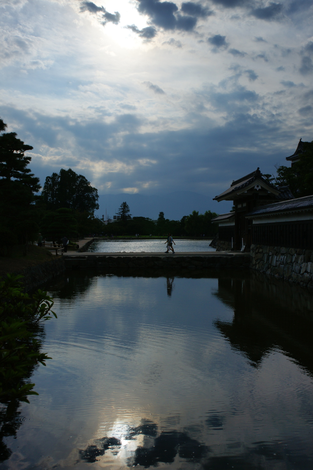 松本城への通り道