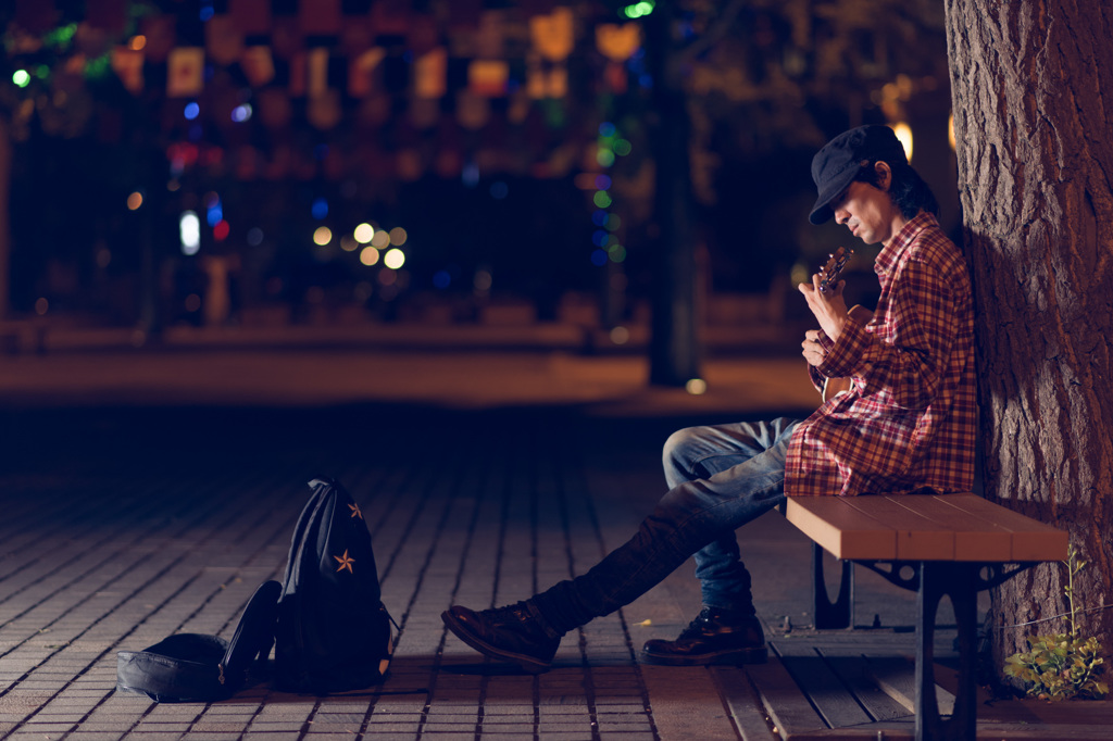 夜の町に、私