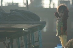 船で生活する少女