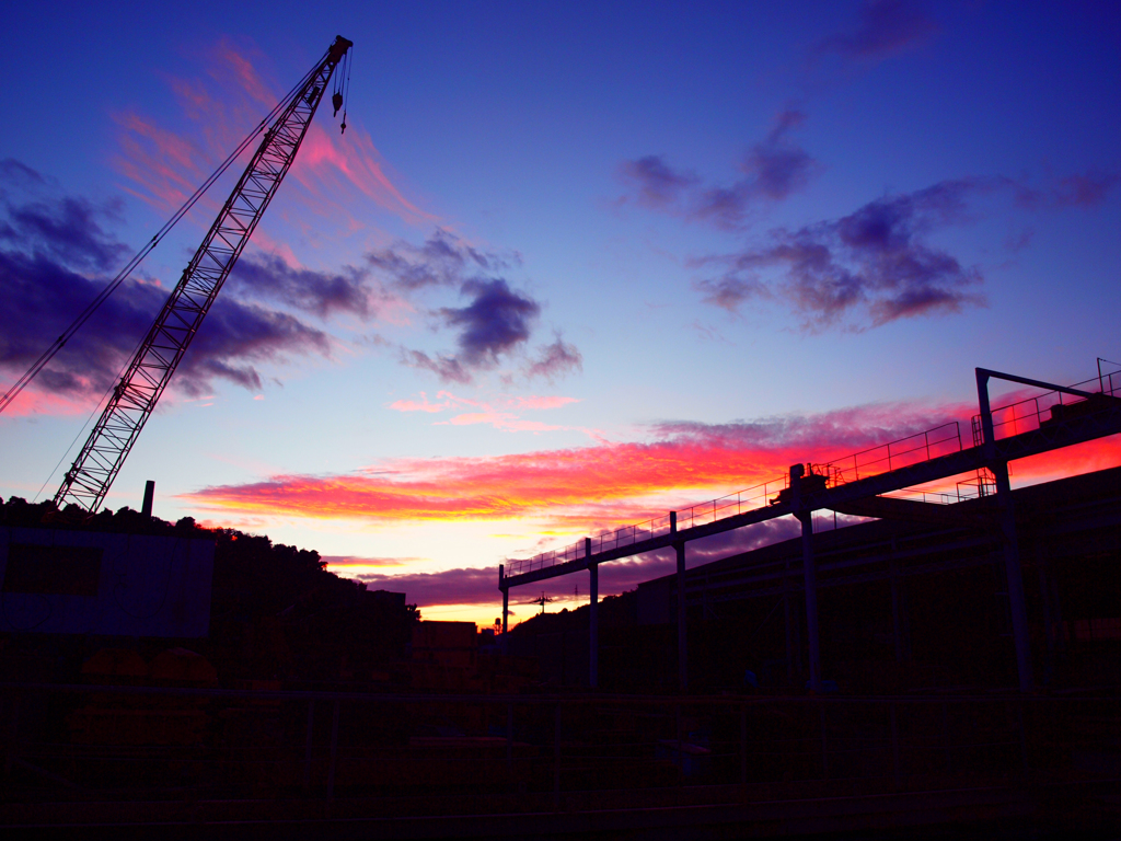夕刻のクレーン